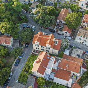 4-5 bedroom villa with Split City and Sea Views sleeps 8-10